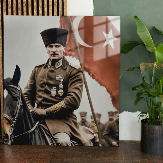 Atatürk ve Türk Bayrağı Baskılı Lüks Cam Tablo 58x58